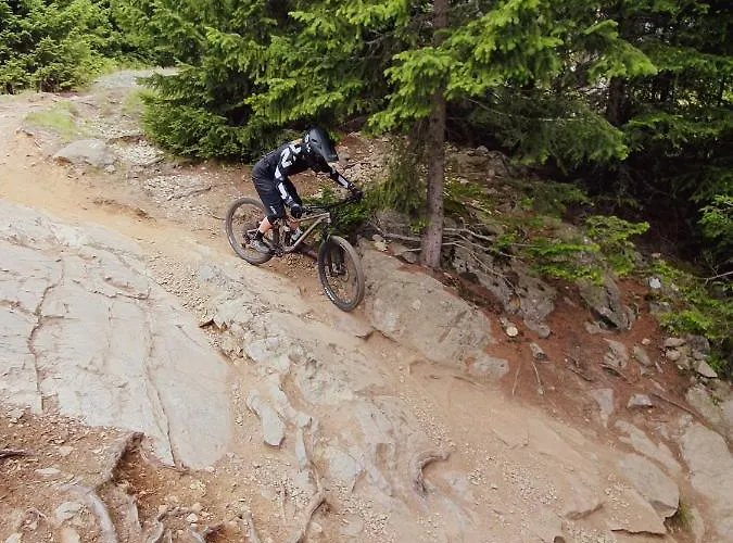 Palazi & アパートホテル ナウダース