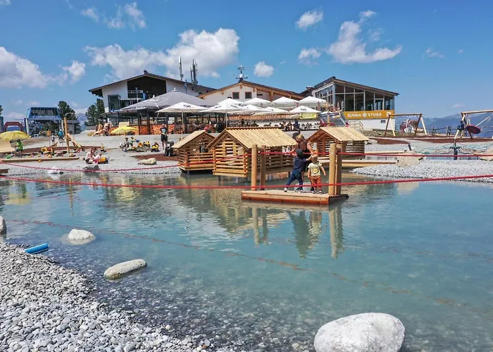 アパートホテル Palazi & 4*