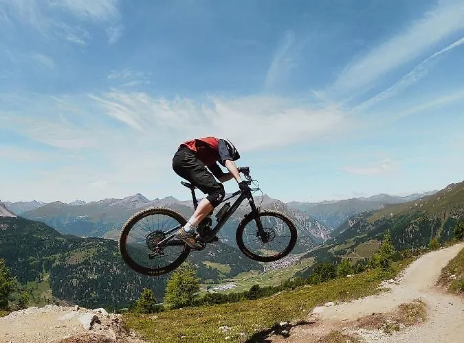 Palazi & アパートホテル 4*