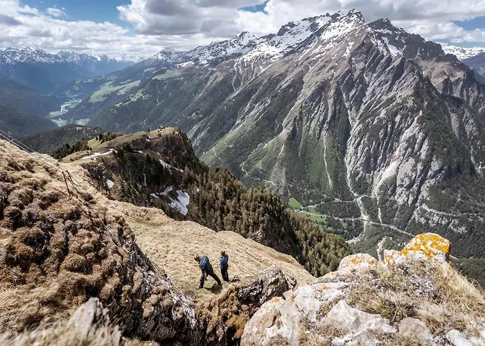 アパートホテル Palazi & 4*