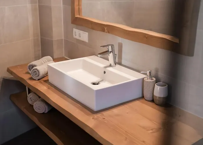 アパートホテル Palazi & 4*