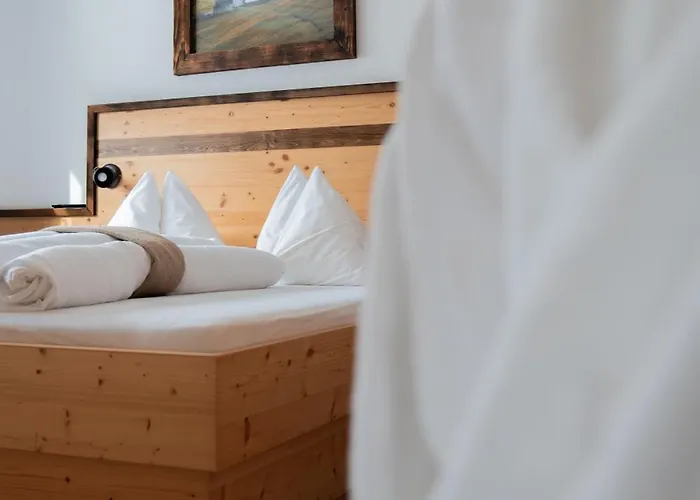 Palazi & ナウダース