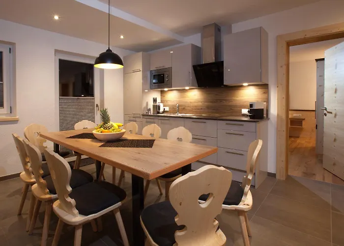 アパートホテル Palazi & 4*