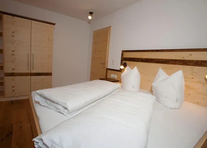 アパートホテル Palazi & 4*