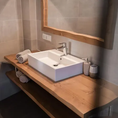 Aparthotel Palazi & 3*