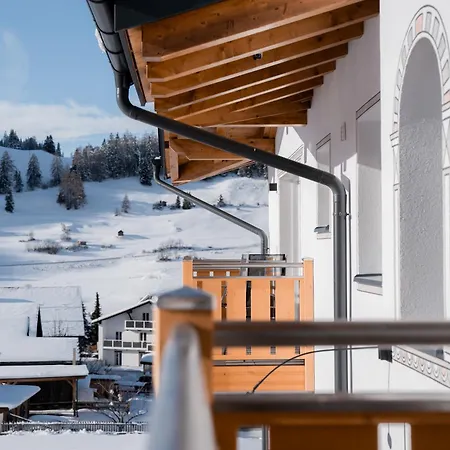 Palazi & Apartahotel 4*